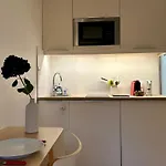 Fully Equipped - 2 Guests - Near Metro Apartamento París