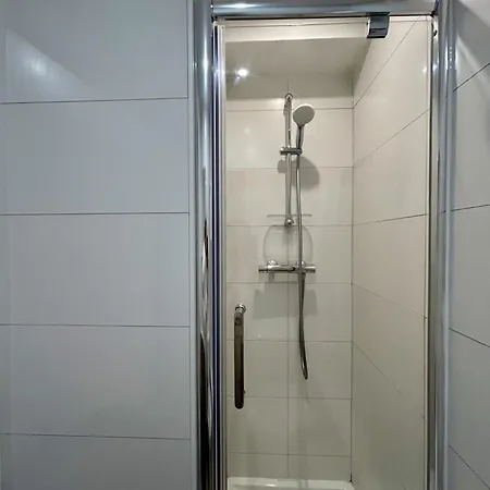 Fully Equipped Near Metro Apartment