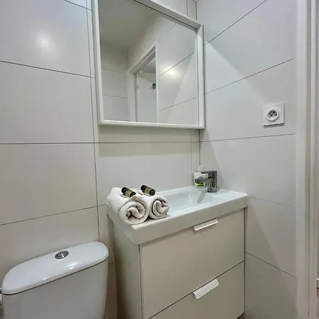Fully Equipped Near Metro * Paris