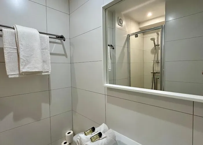 Fully Equipped - 2 Guests - Near Metro Apartament *