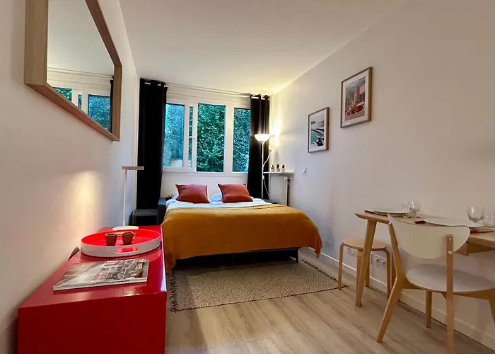 Fully Equipped - 2 Guests - Near Metro *